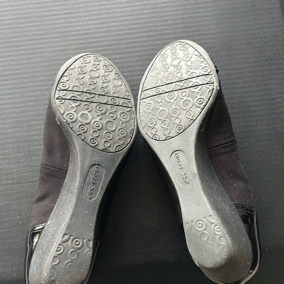 Anne Klein Sport Black 2” Wedges with a Patent Buckle Size 8M Business Casual - Picture 5 of 5